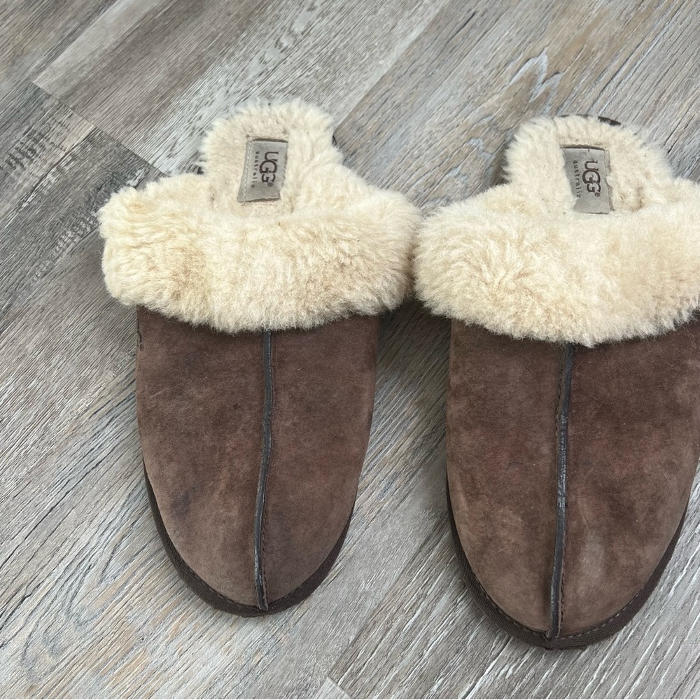 Ugg Classic Slipper / Sherpa Mules - image 4